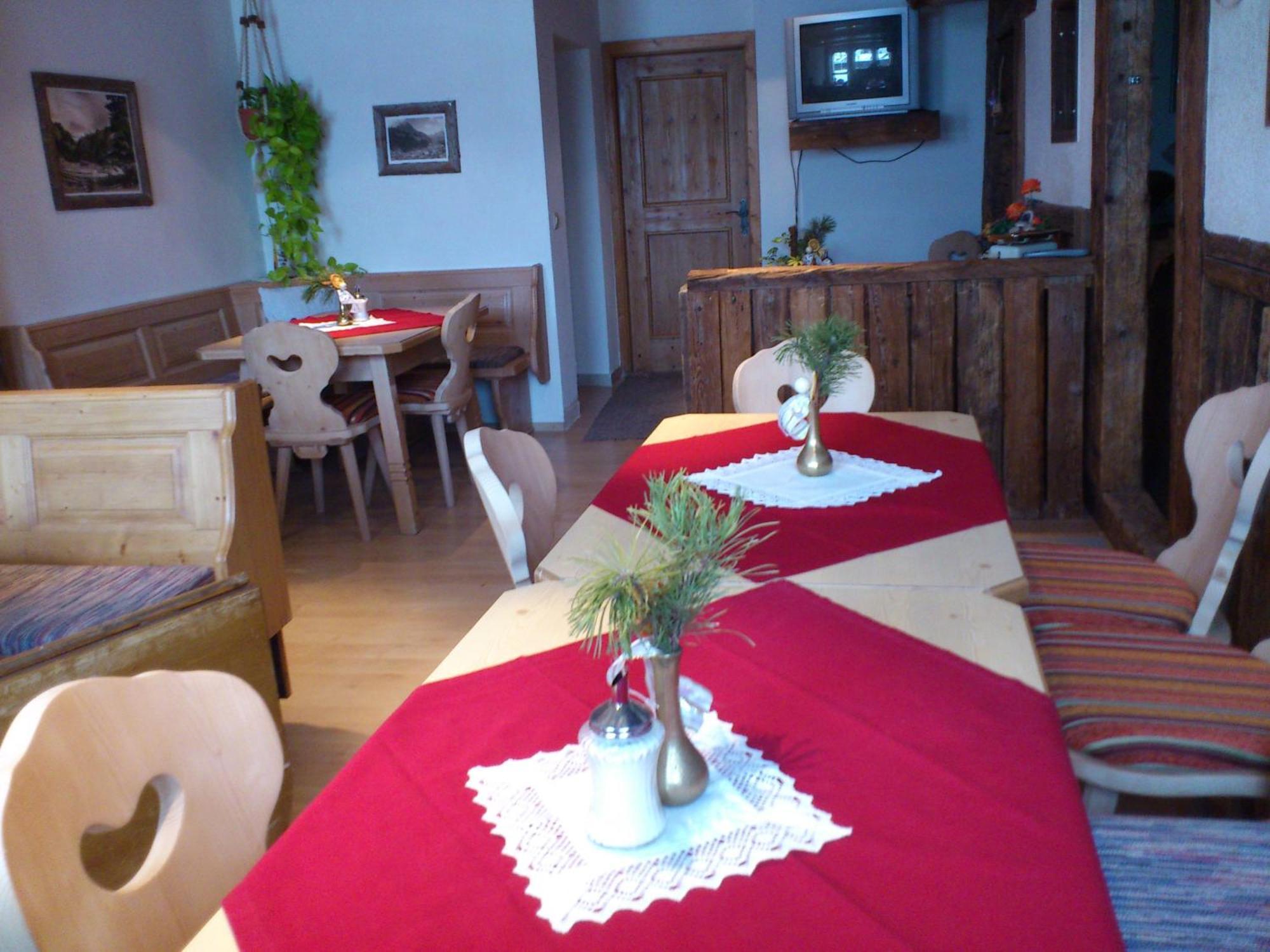 מטרי אין אוסטירול Hotel Hohe Tauern מראה חיצוני תמונה